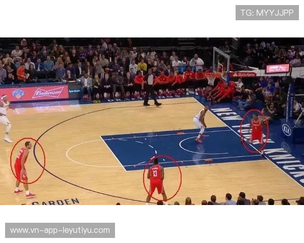 教练战术板数字化，赛前准备更具效率，的篮球教练战术板教程视频